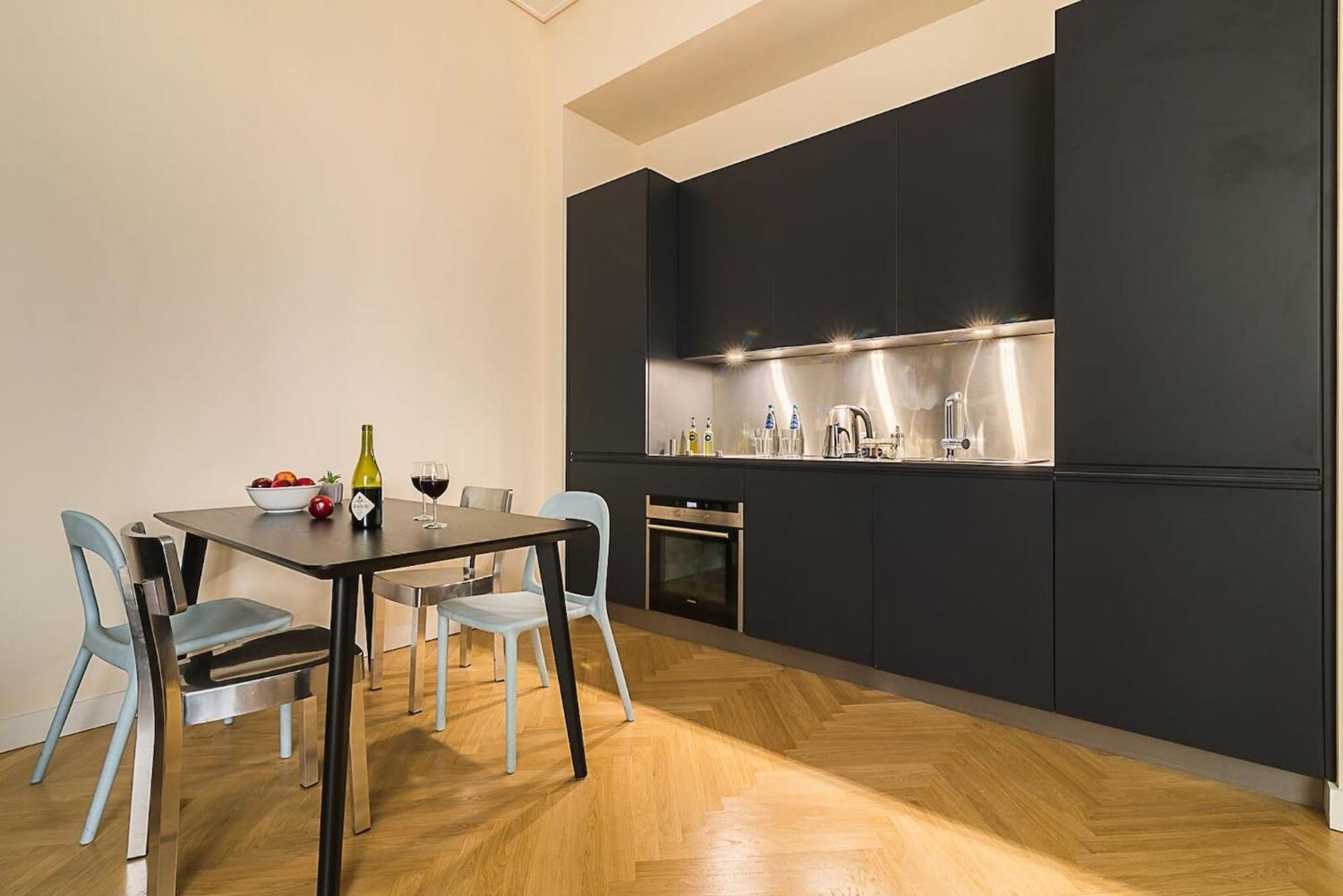 Rent Like Home - Hoza 39 วอร์ซอ ภายนอก รูปภาพ